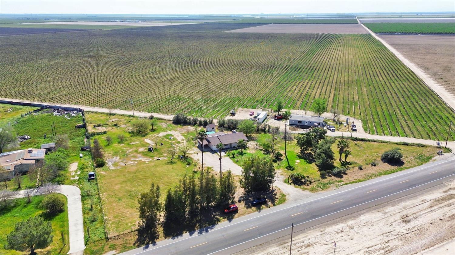 7990 S Mcmullin Grade, Fresno, CA 93706