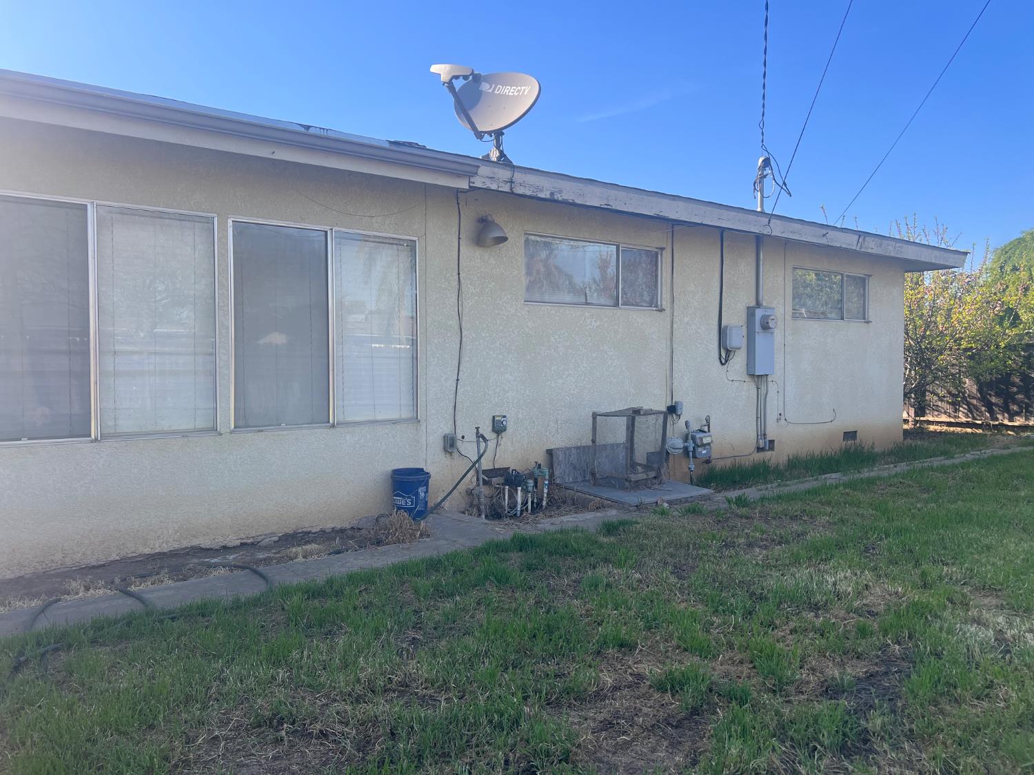636 Newton, Dinuba, CA 93618
