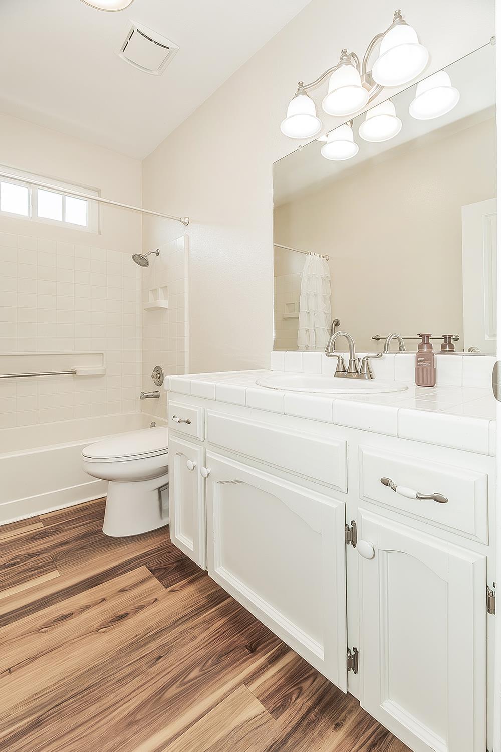 1273 W Olson Ave, Reedley, CA 93654