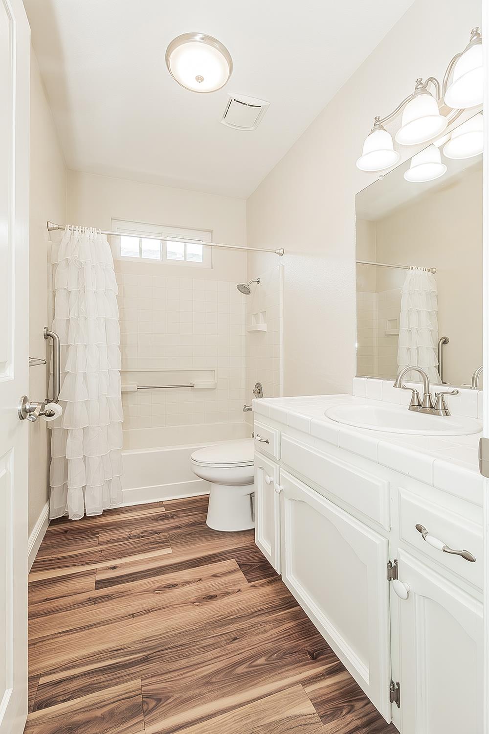 1273 W Olson Ave, Reedley, CA 93654