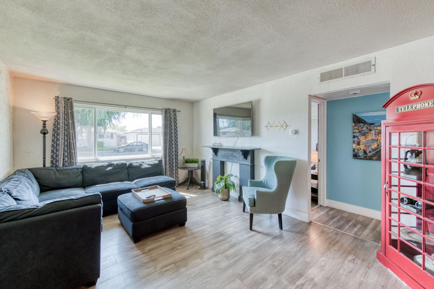 965 W Fairmont Ave, Clovis, CA 93612