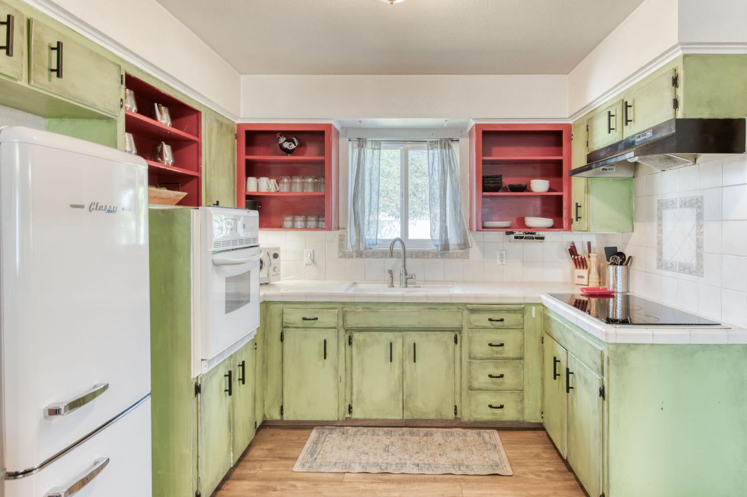 965 W Fairmont Ave, Clovis, CA 93612