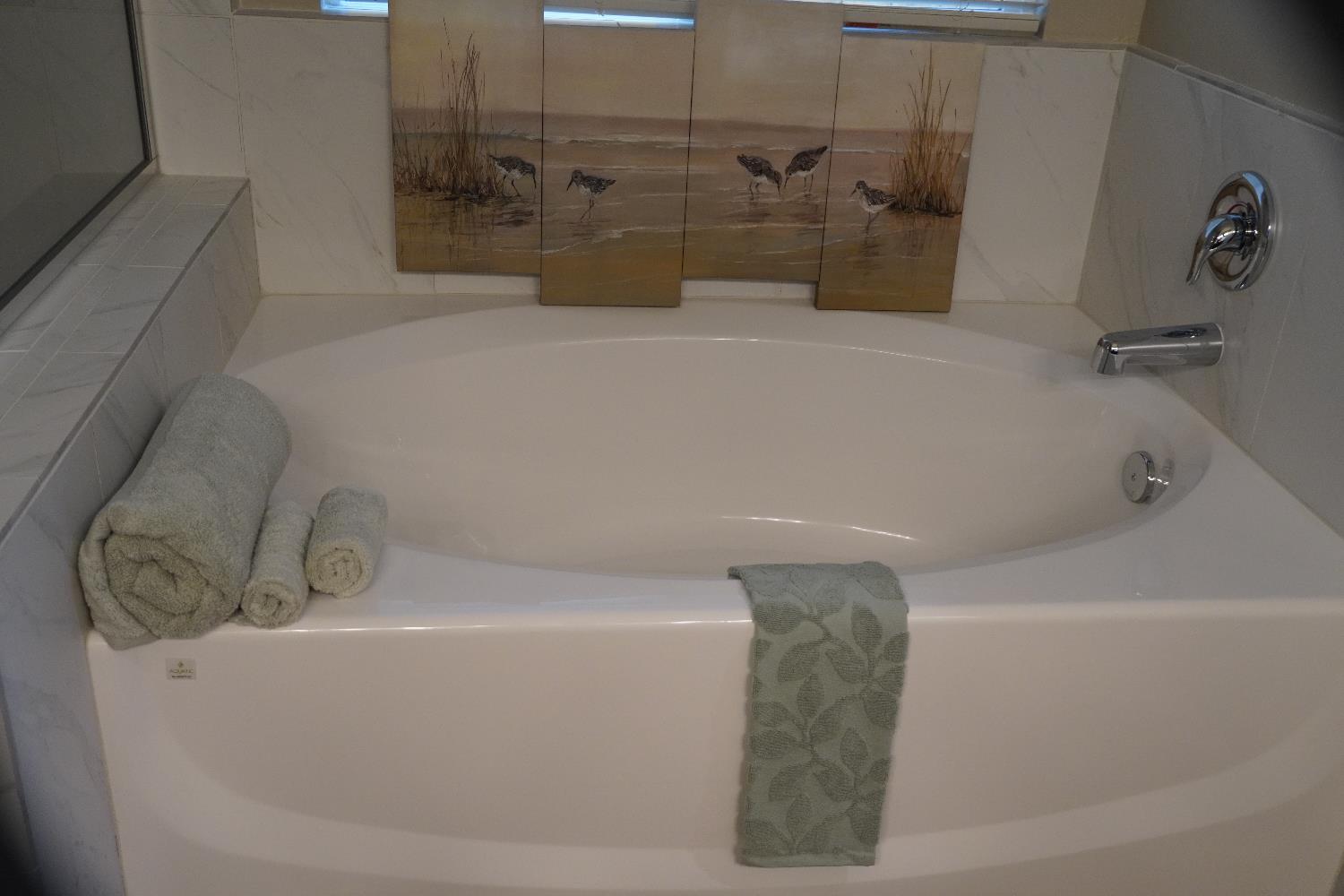 7478 E Flint Way, Fresno, CA 93737