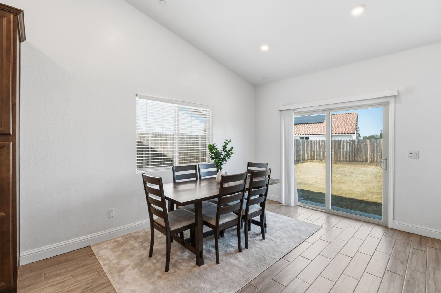 6128 E Platt Ave, Fresno, CA 93727