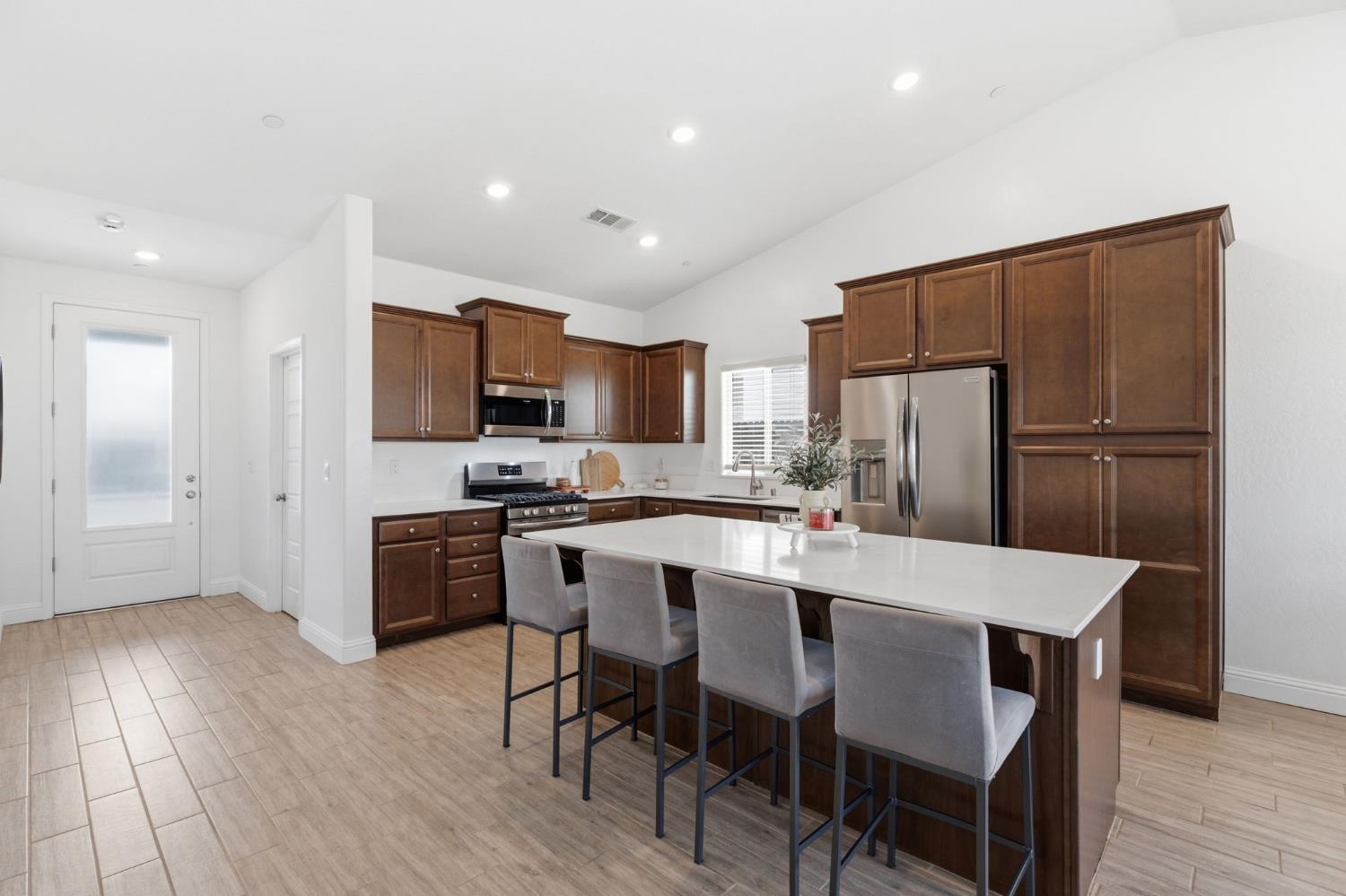 6128 E Platt Ave, Fresno, CA 93727