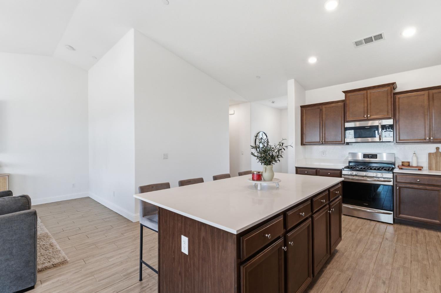 6128 E Platt Ave, Fresno, CA 93727