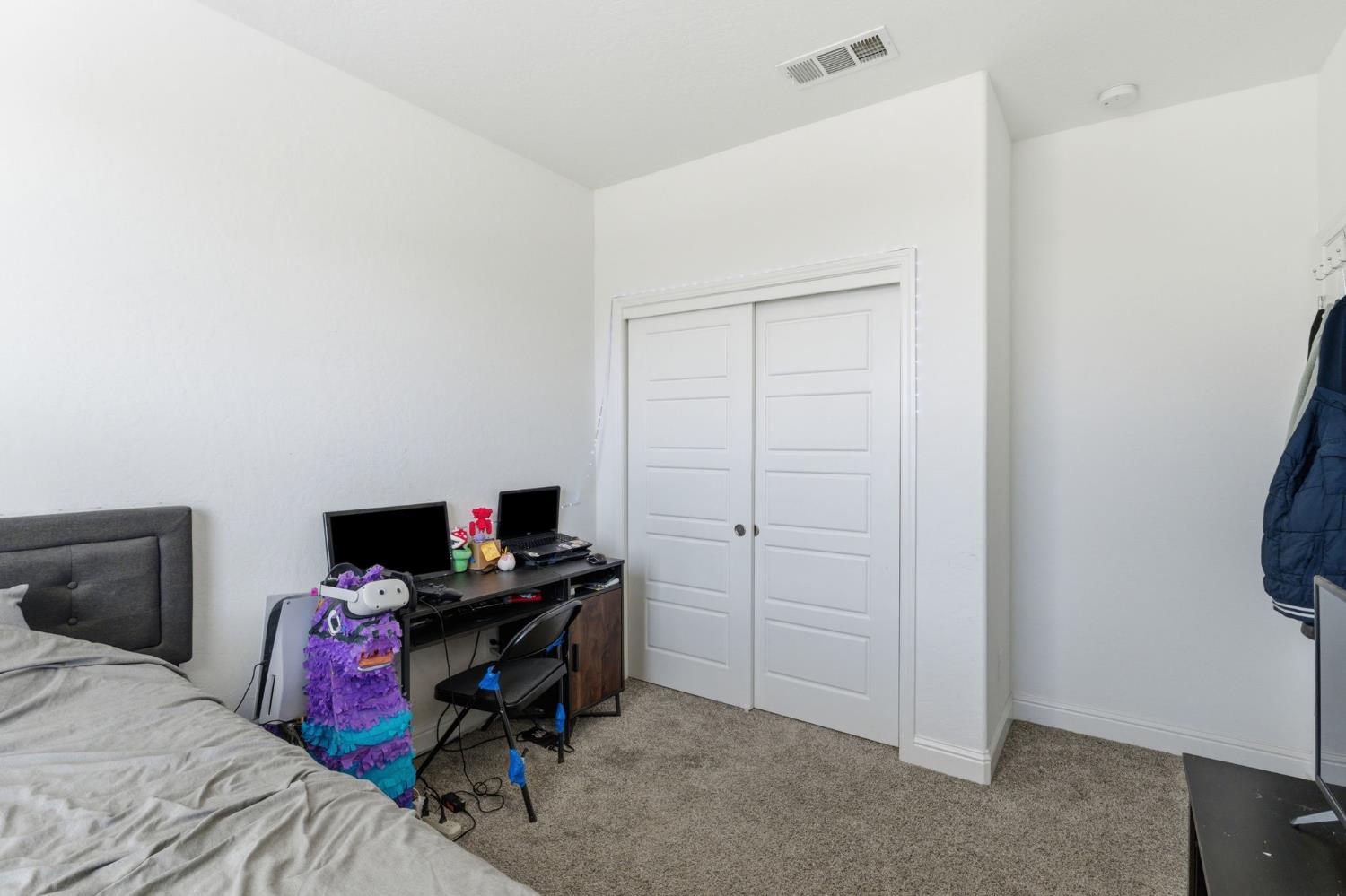 6128 E Platt Ave, Fresno, CA 93727