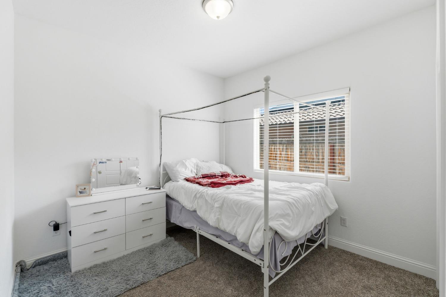 6128 E Platt Ave, Fresno, CA 93727