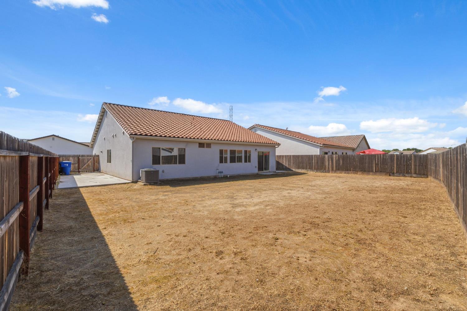 6128 E Platt Ave, Fresno, CA 93727