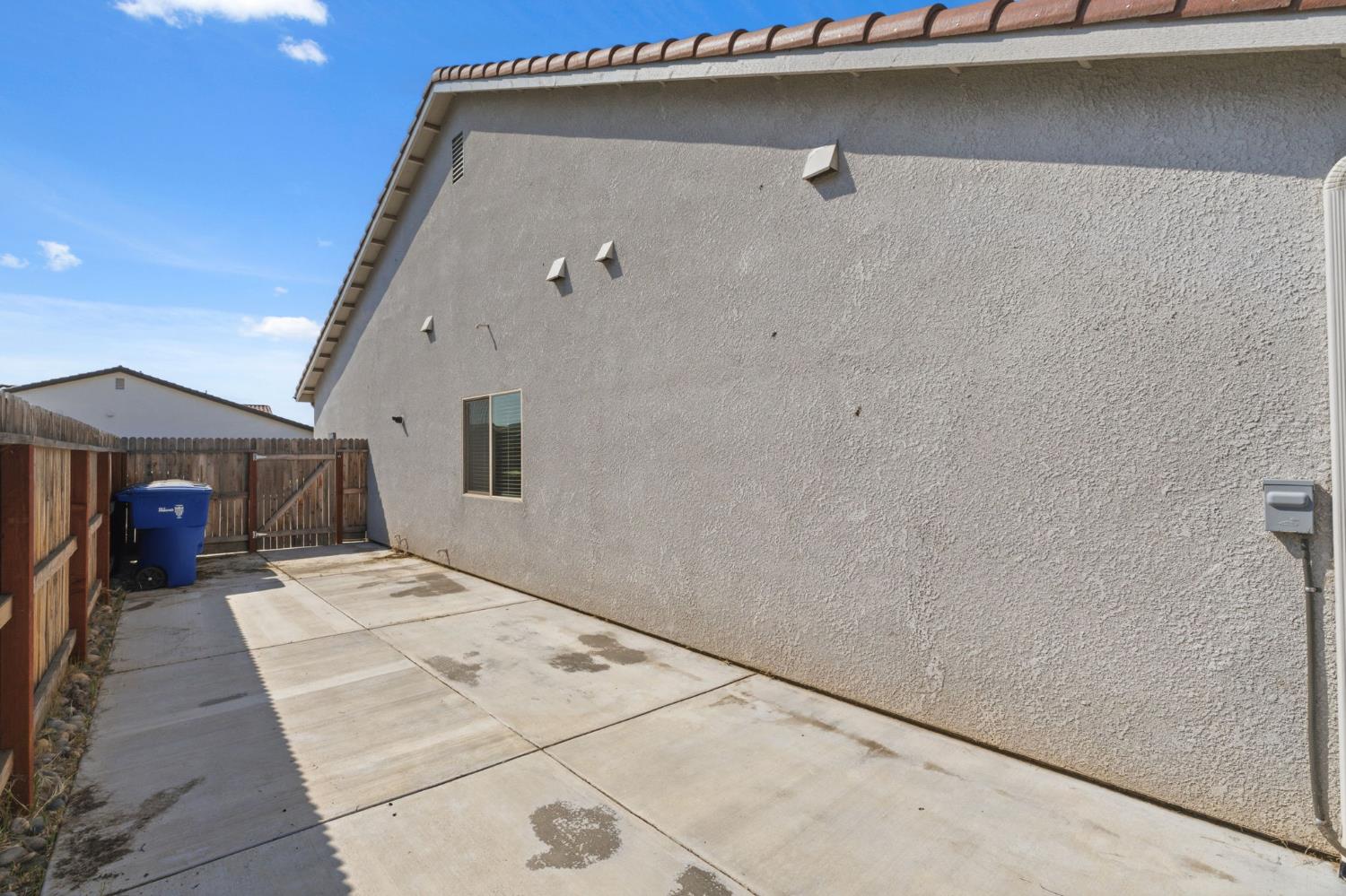 6128 E Platt Ave, Fresno, CA 93727