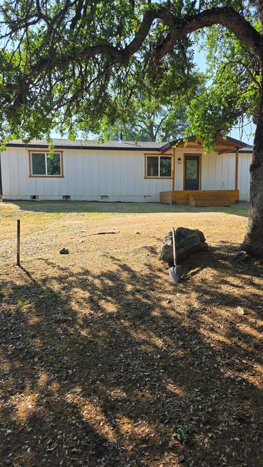 1248 Crane Ln, Yokuts Valley, CA 93675