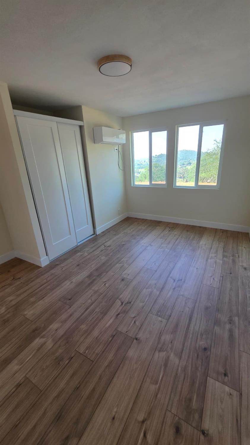 1248 Crane Ln, Yokuts Valley, CA 93675