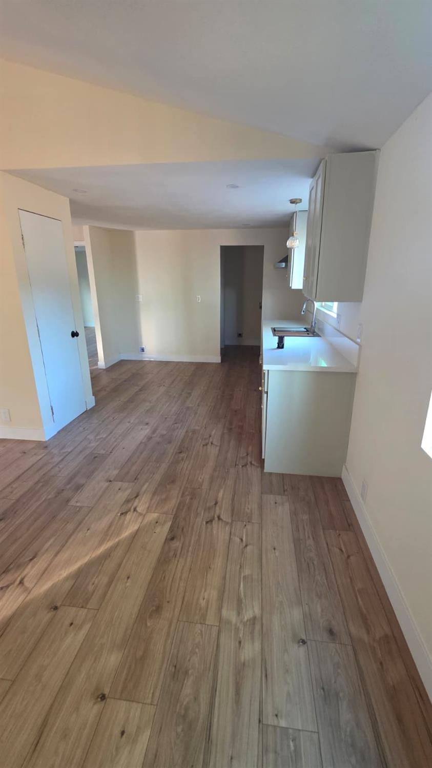 1248 Crane Ln, Yokuts Valley, CA 93675