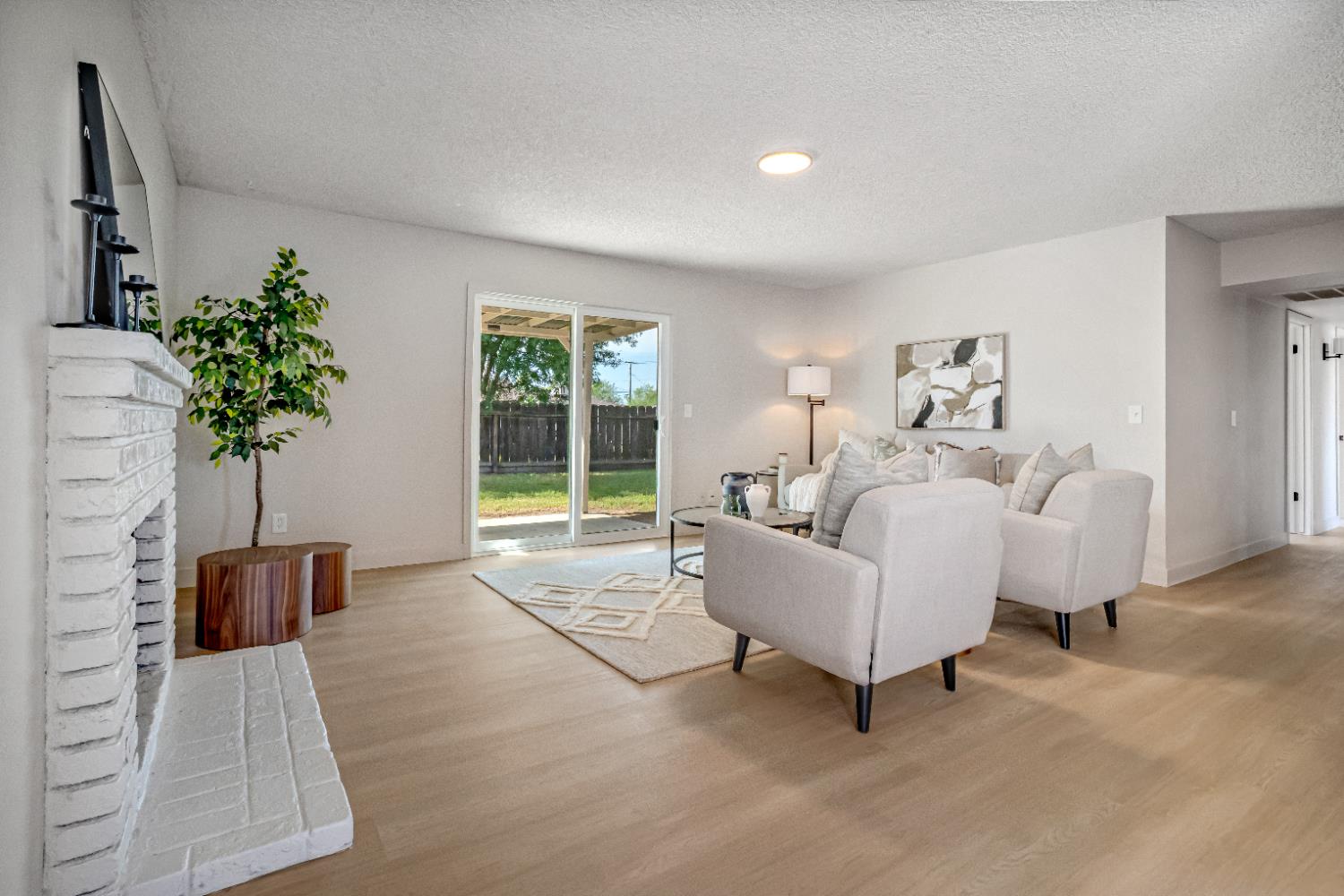 1428 Miami Ave, Clovis, CA 93611