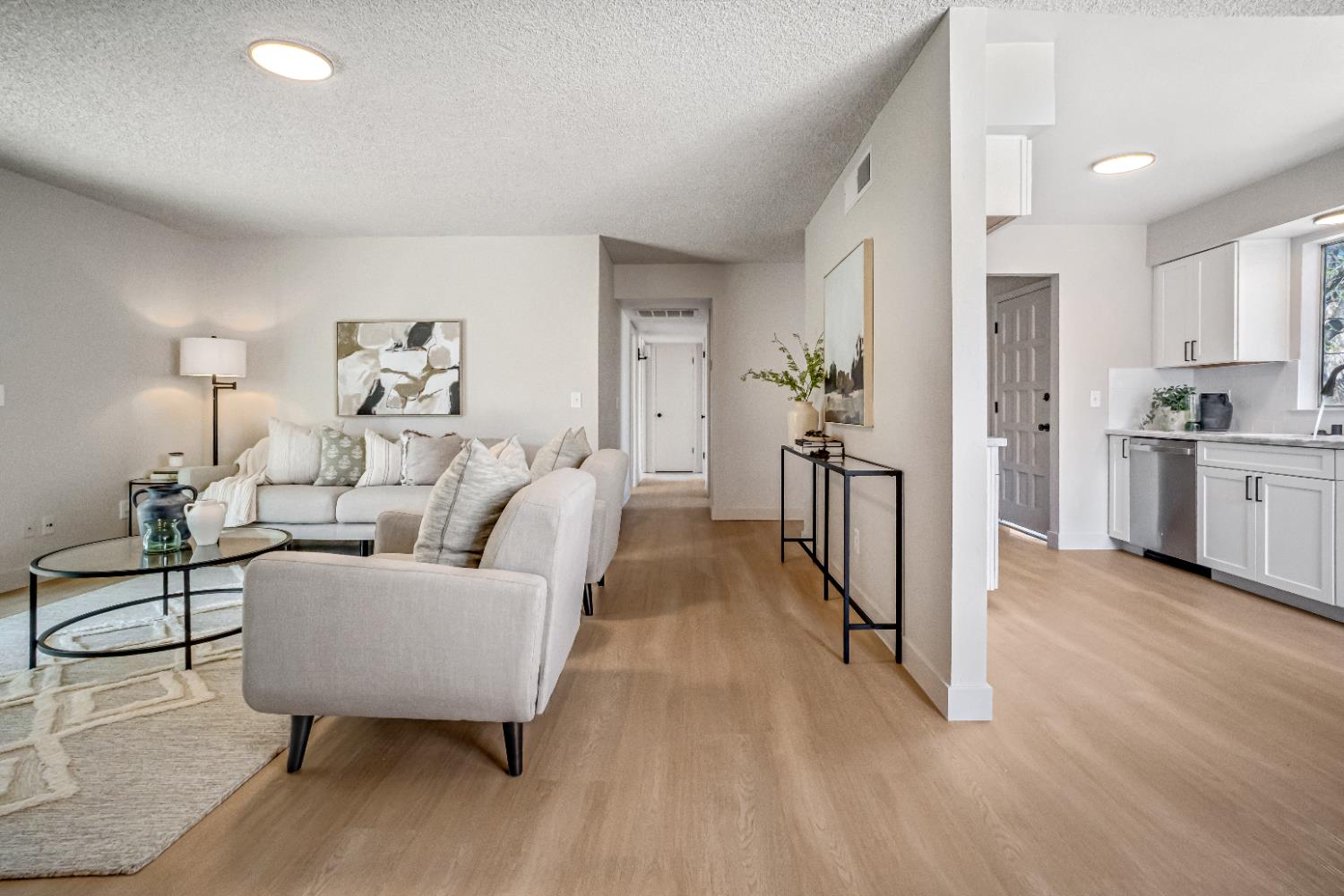 1428 Miami Ave, Clovis, CA 93611