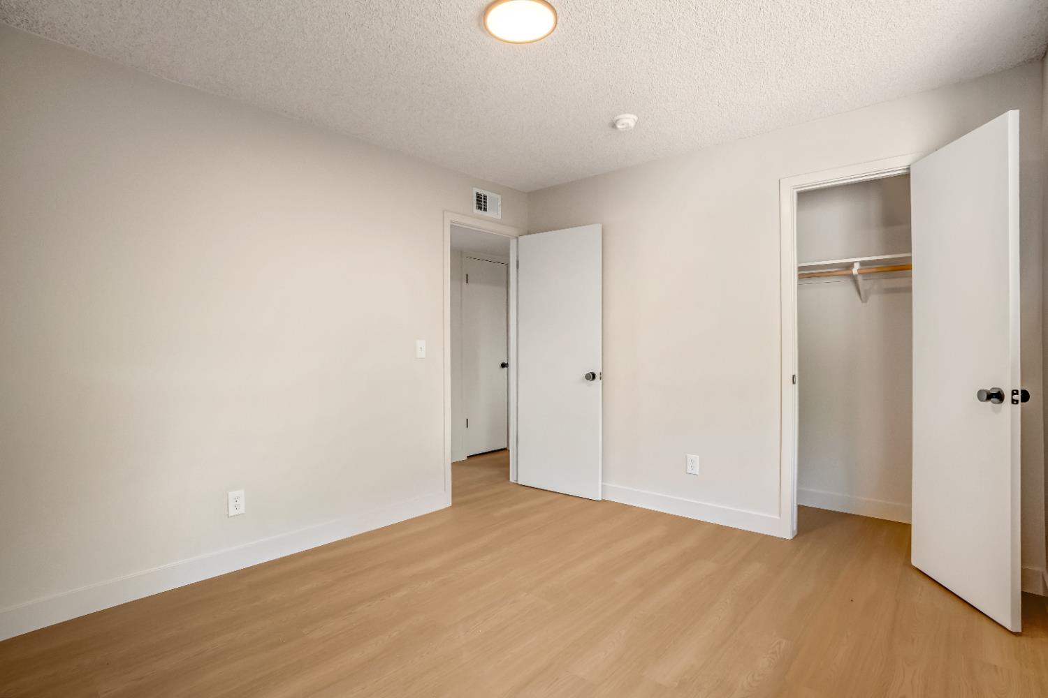 1428 Miami Ave, Clovis, CA 93611