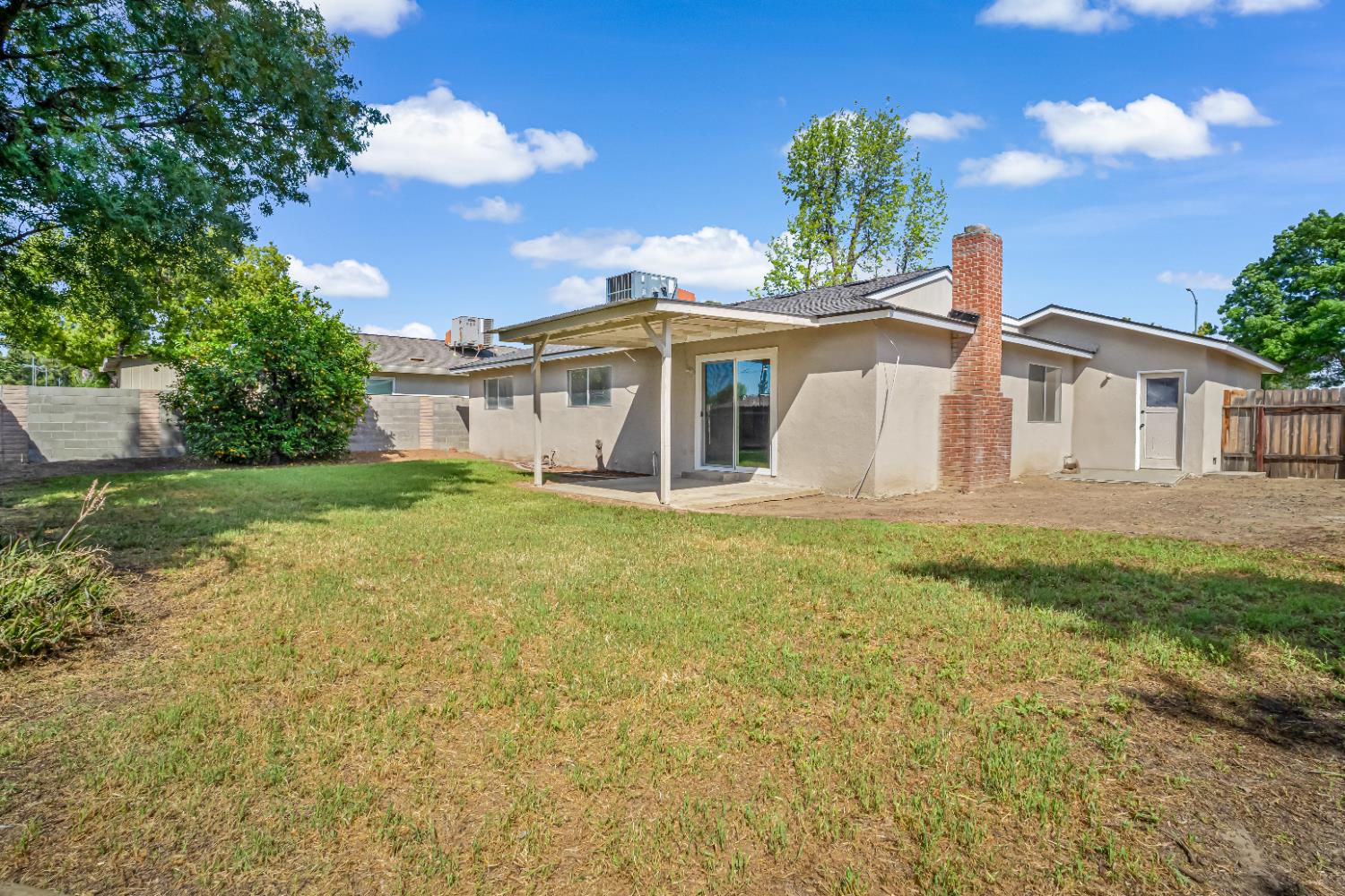 1428 Miami Ave, Clovis, CA 93611