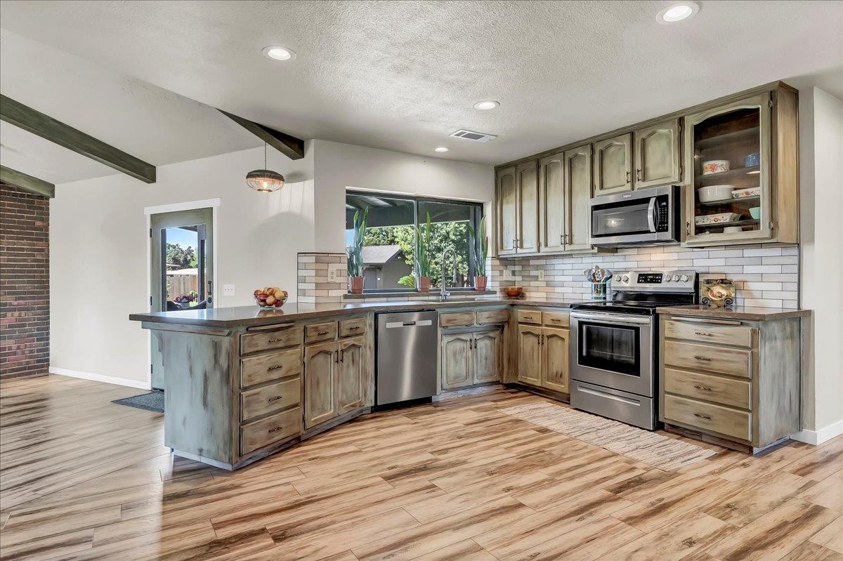 34811 Road 132, Visalia, CA 93292