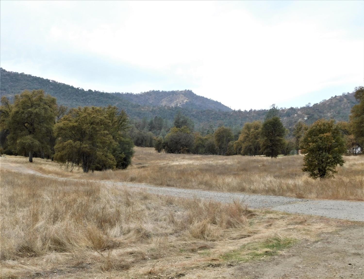 32705 E Sycamore Rd, Tollhouse, CA 93667