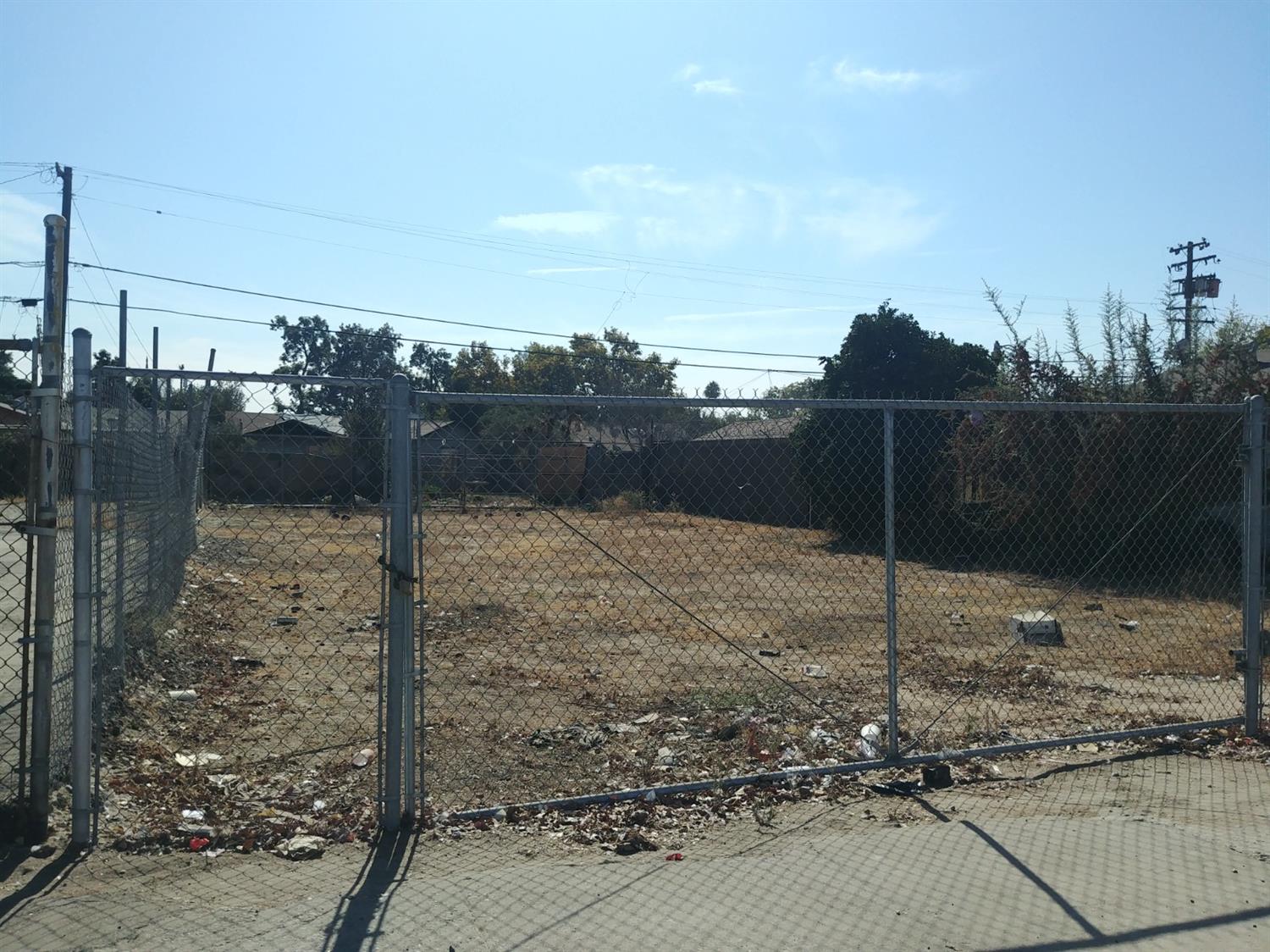 4736 E Kings Canyon Rd, Fresno, CA 93702