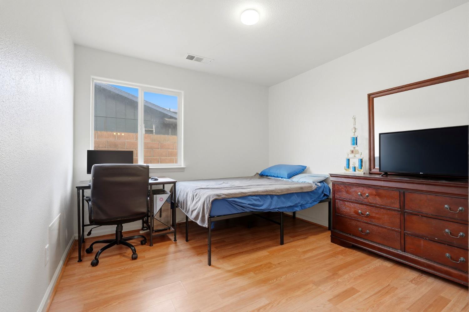 21389 S Haslem, Riverdale, CA 93656