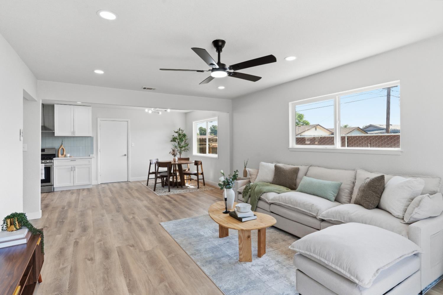 134 10th St, Clovis, CA 93612