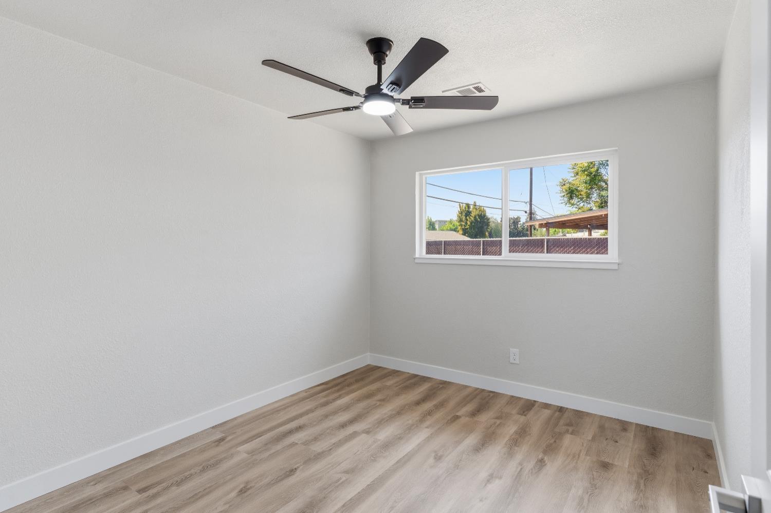 134 10th St, Clovis, CA 93612