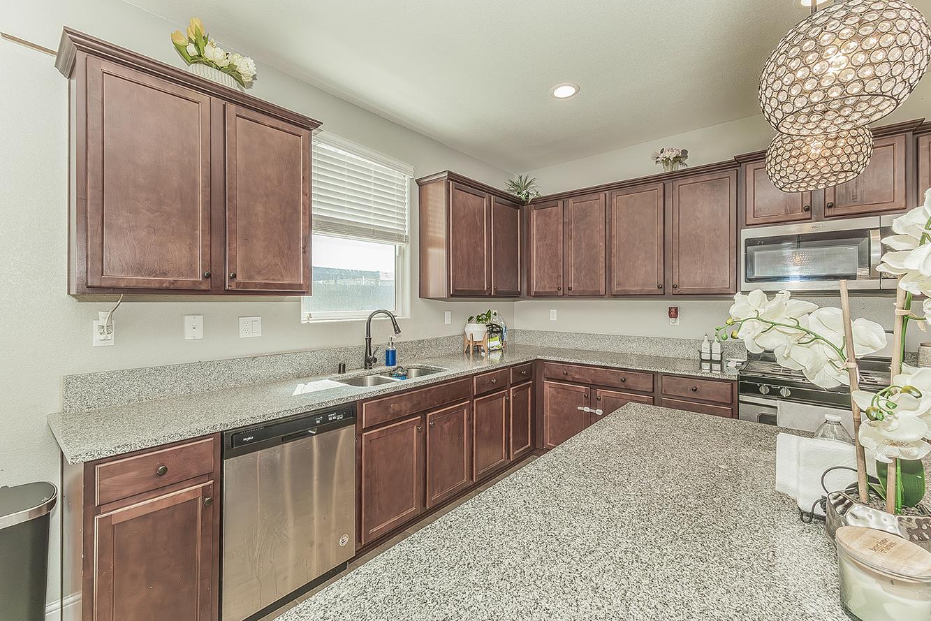 6805 W Fir Ave, Fresno, CA 93722