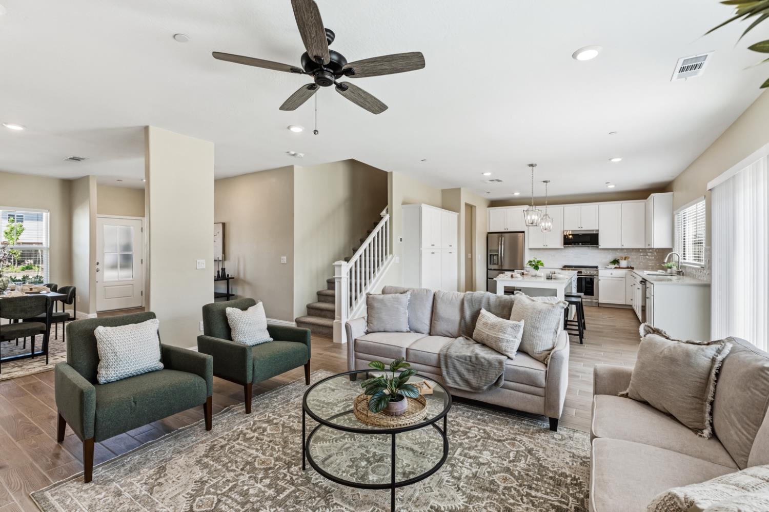 333 Sunset Dr S, Madera, CA 93636