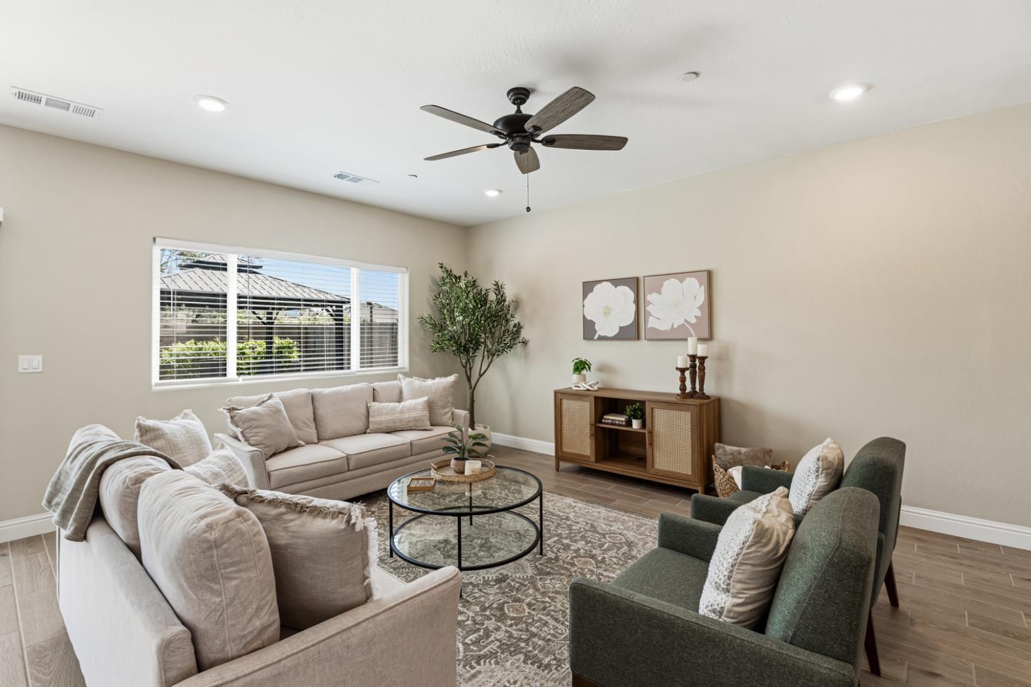 333 Sunset Dr S, Madera, CA 93636