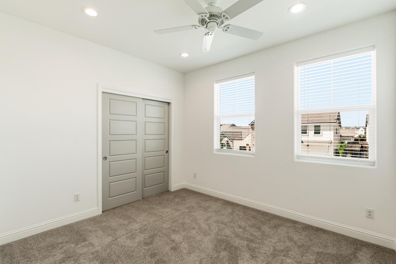 333 Sunset Dr S, Madera, CA 93636