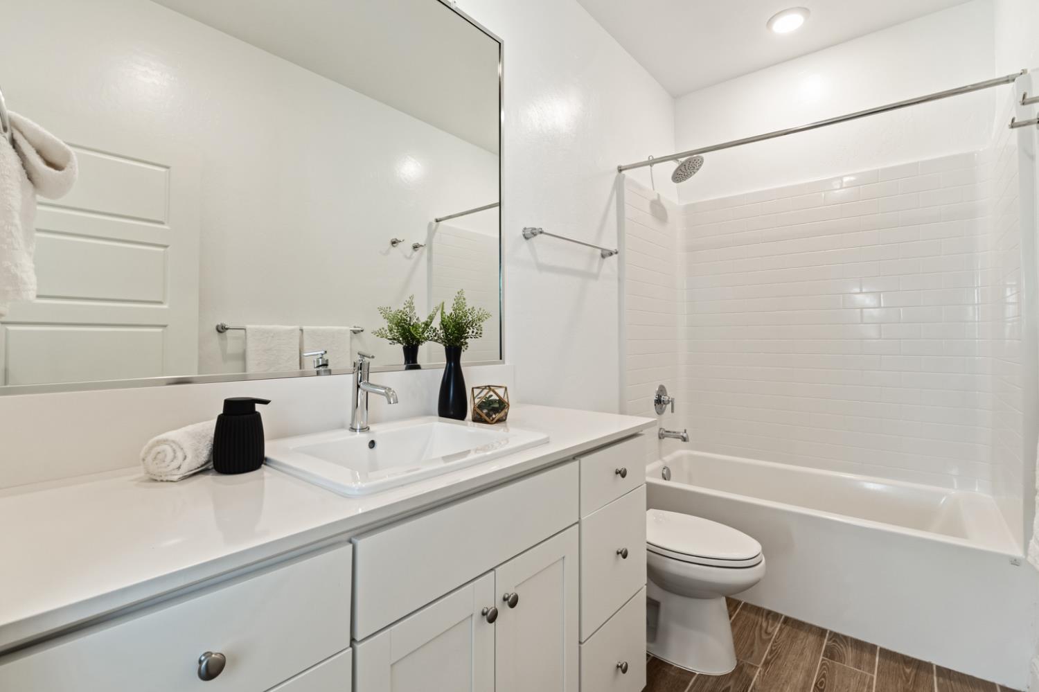 333 Sunset Dr S, Madera, CA 93636