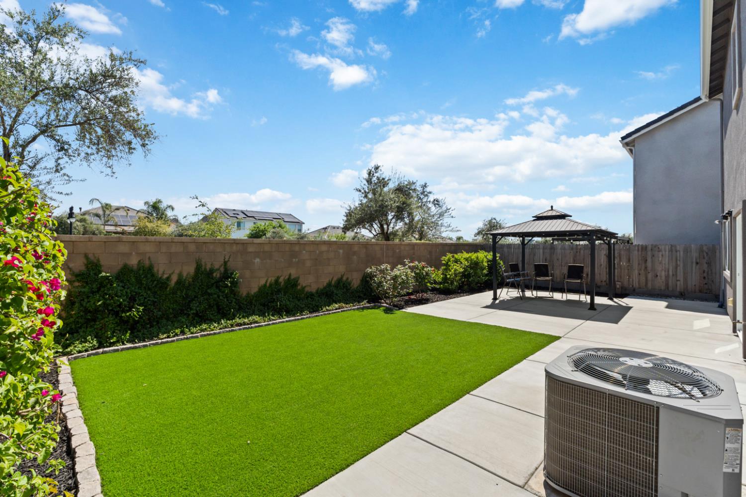 333 Sunset Dr S, Madera, CA 93636