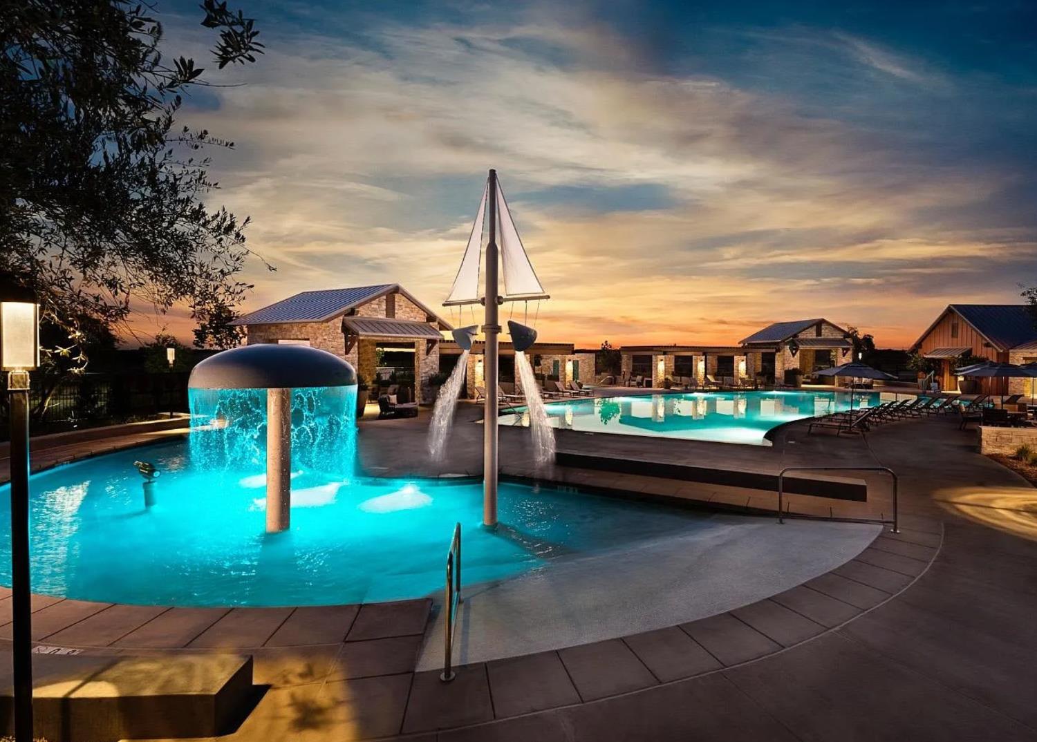 333 Sunset Dr S, Madera, CA 93636