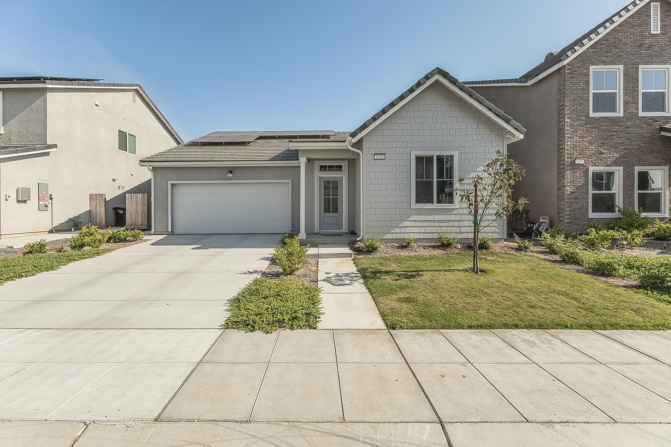 1039 Horizon Dr W, Madera, CA 93636