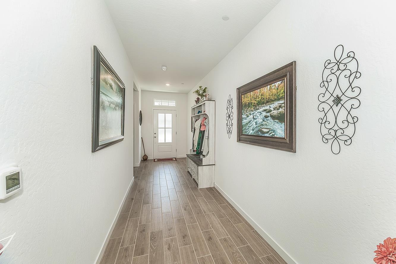 1039 Horizon Dr W, Madera, CA 93636