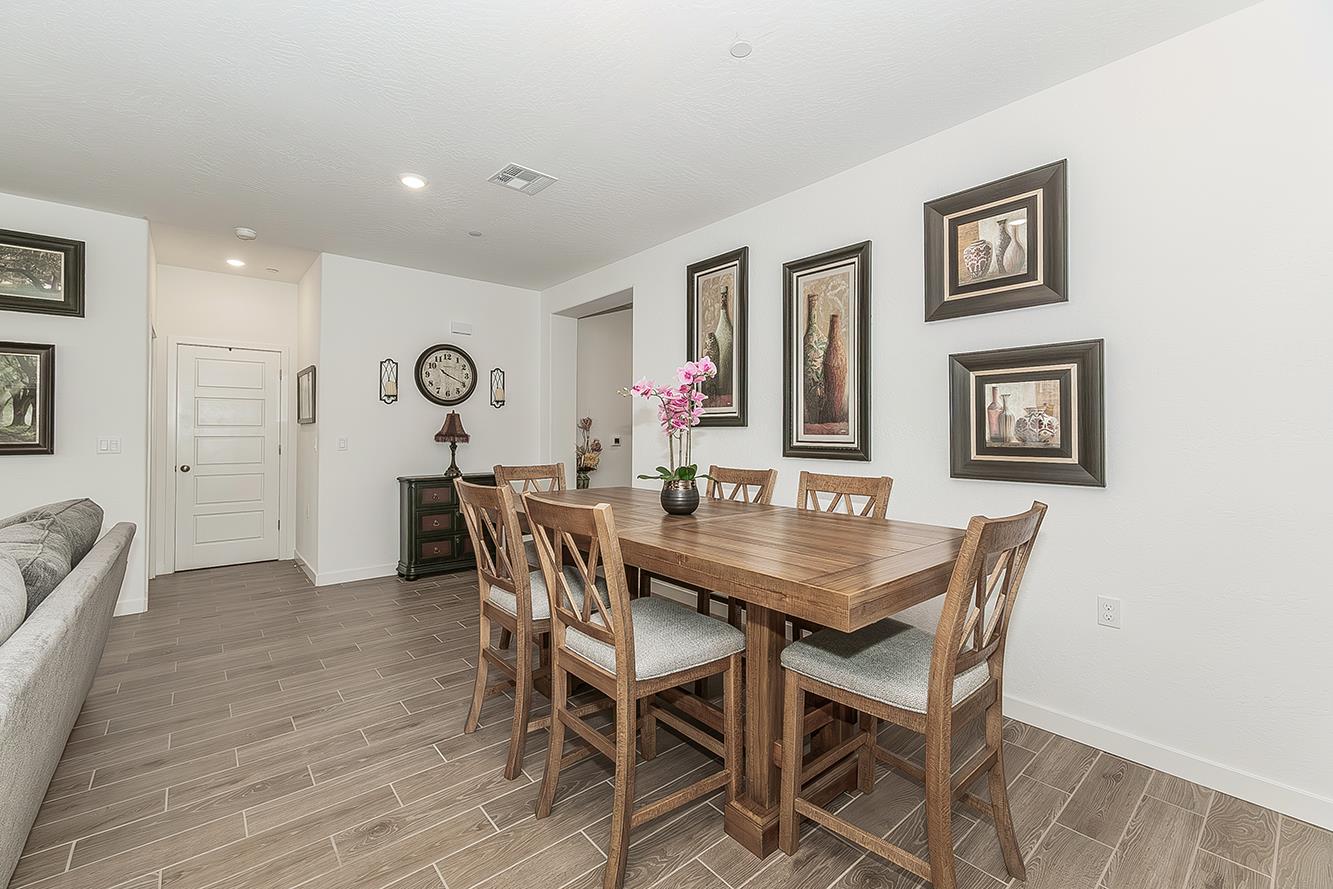 1039 Horizon Dr W, Madera, CA 93636