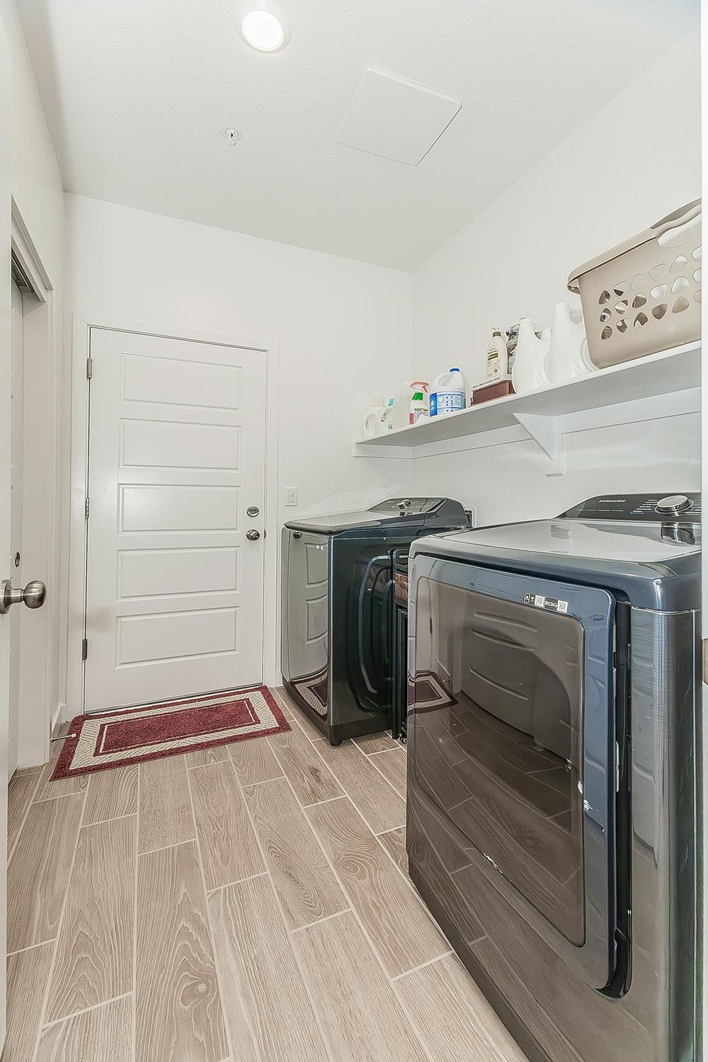 1039 Horizon Dr W, Madera, CA 93636