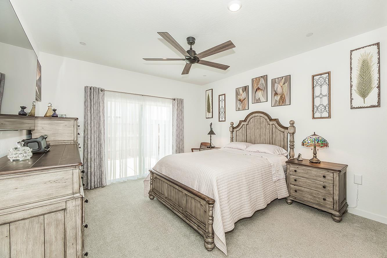 1039 Horizon Dr W, Madera, CA 93636