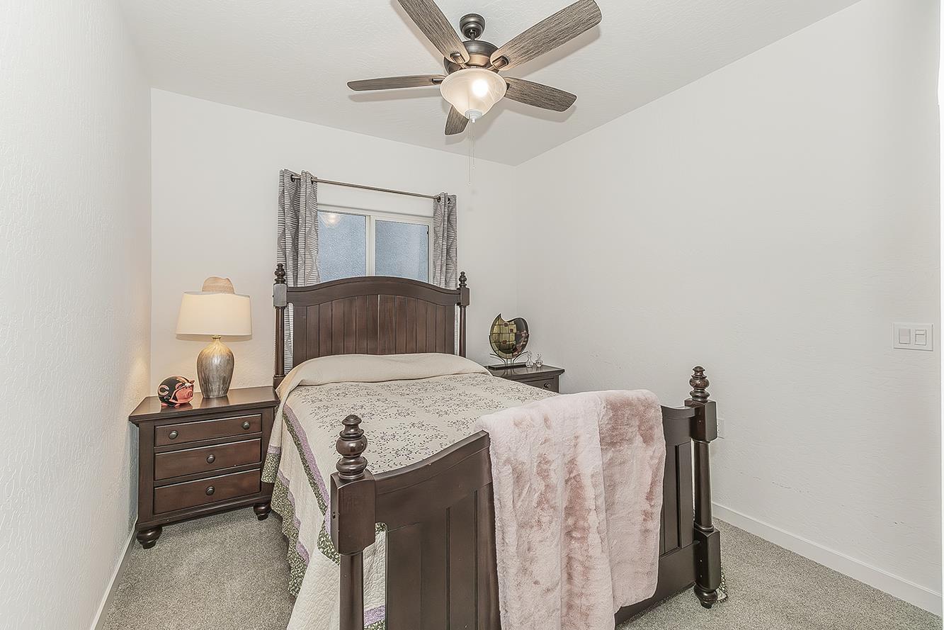 1039 Horizon Dr W, Madera, CA 93636