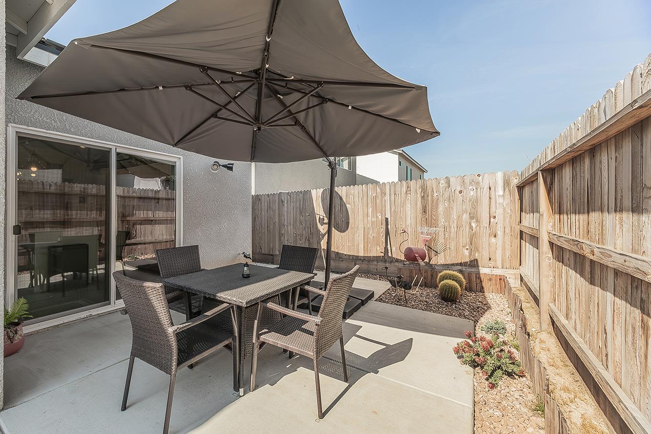 1039 Horizon Dr W, Madera, CA 93636