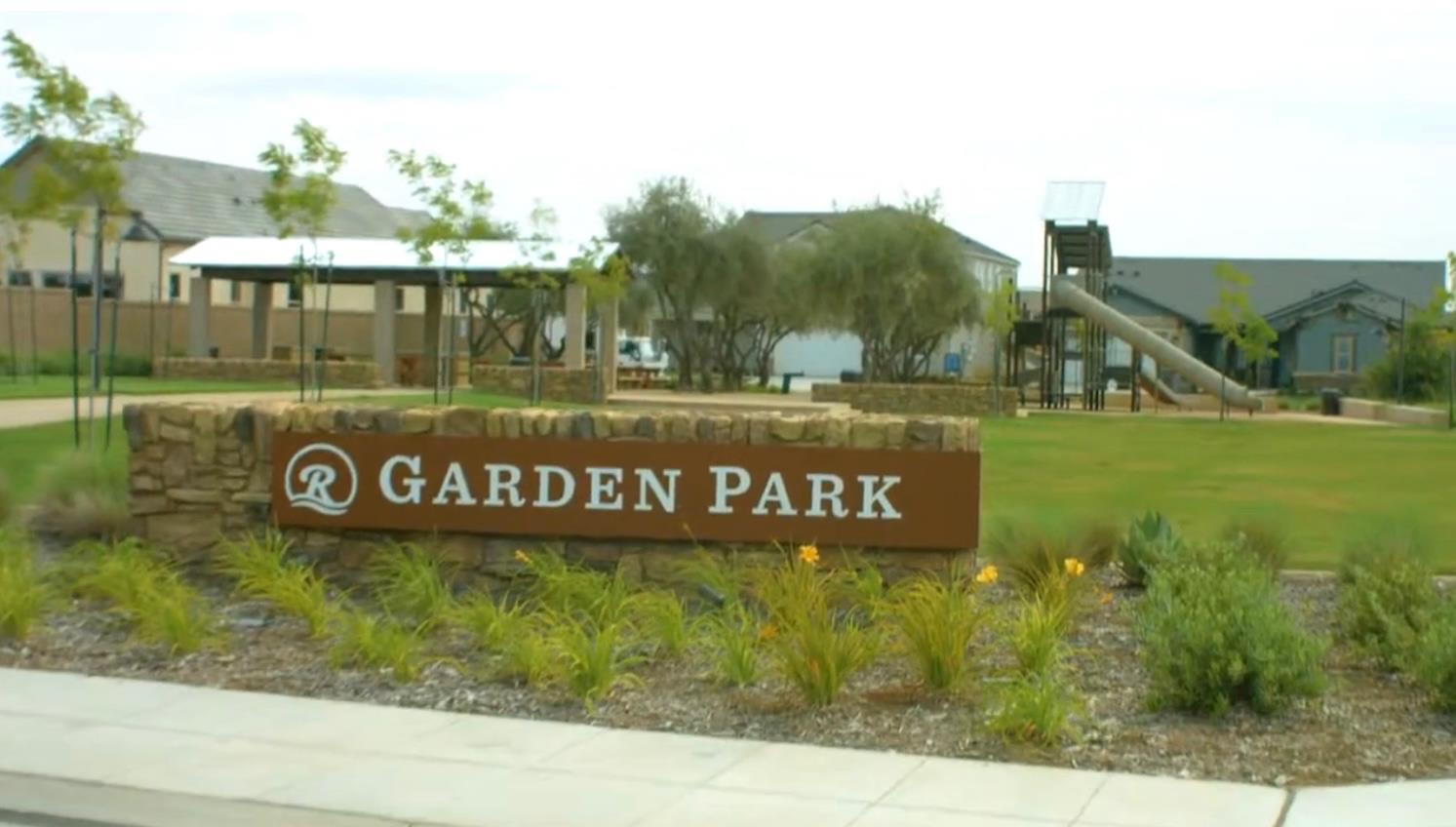 1039 Horizon Dr W, Madera, CA 93636