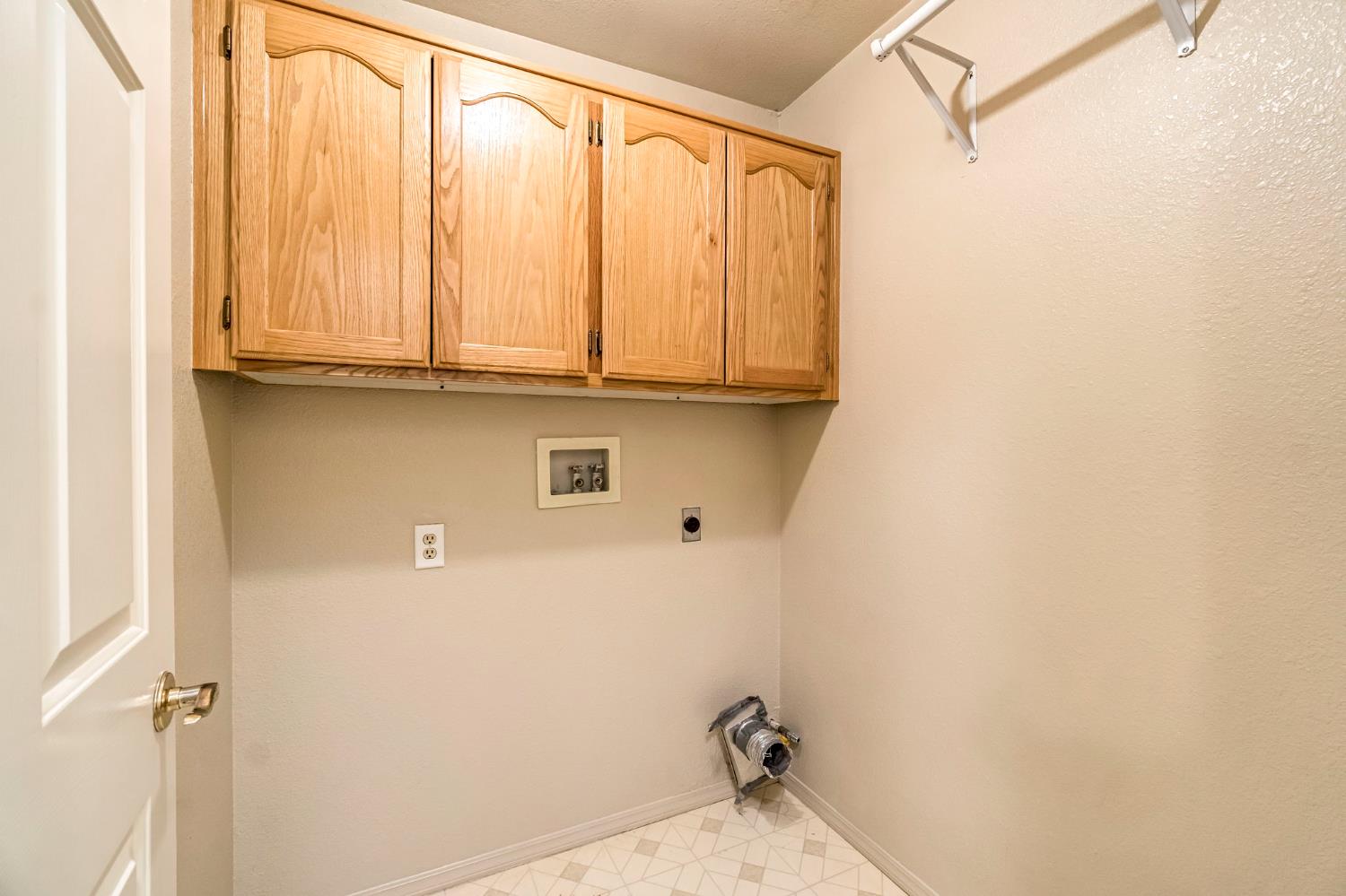 3632 E Willow Ct, Visalia, CA 93292