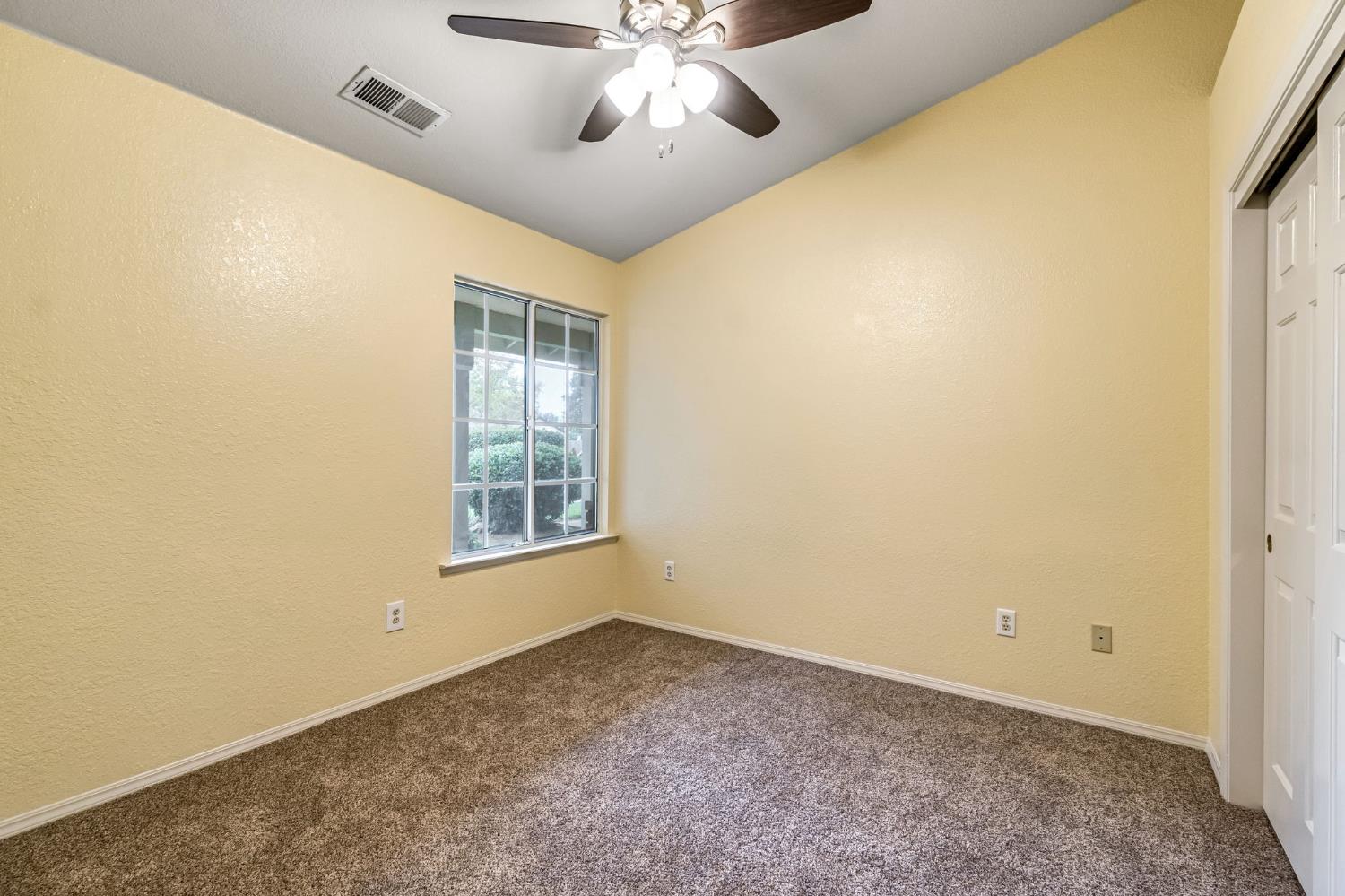 3632 E Willow Ct, Visalia, CA 93292