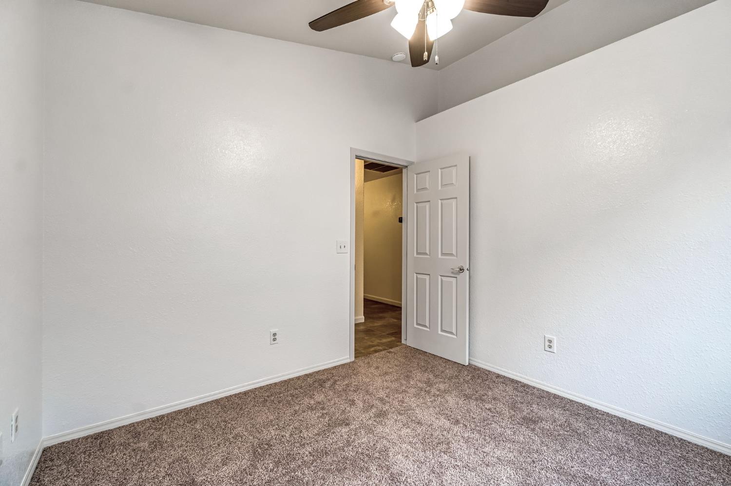 3632 E Willow Ct, Visalia, CA 93292