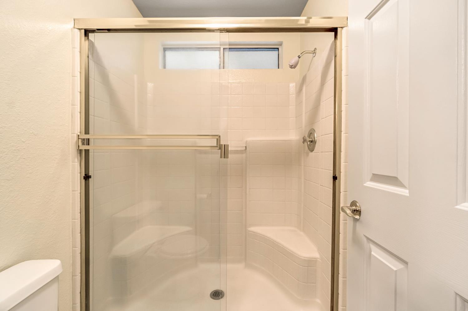 3632 E Willow Ct, Visalia, CA 93292