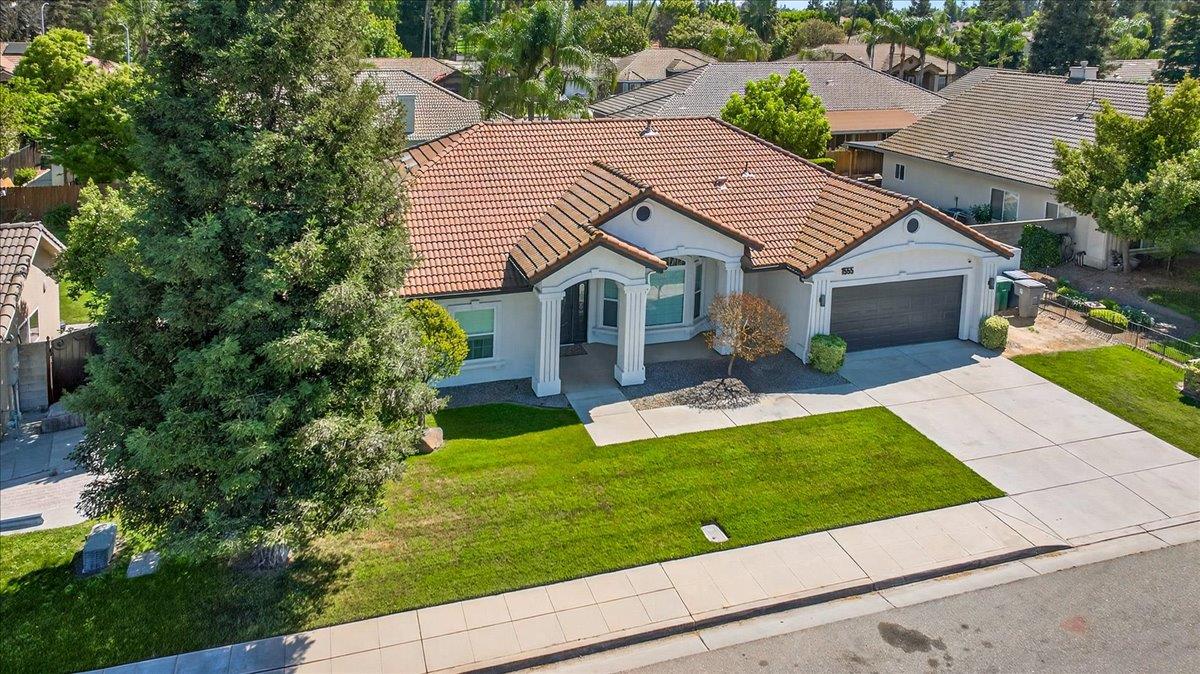 1555 Taylor Ln, Madera, CA 93637