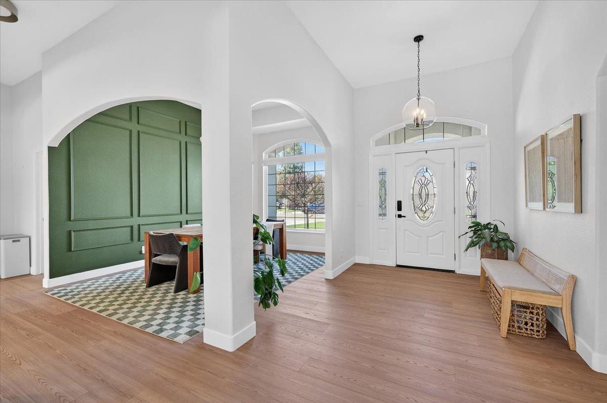 1555 Taylor Ln, Madera, CA 93637