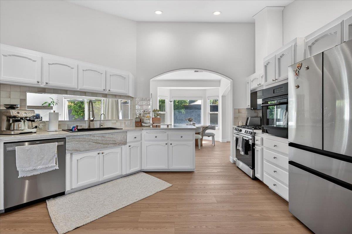 1555 Taylor Ln, Madera, CA 93637