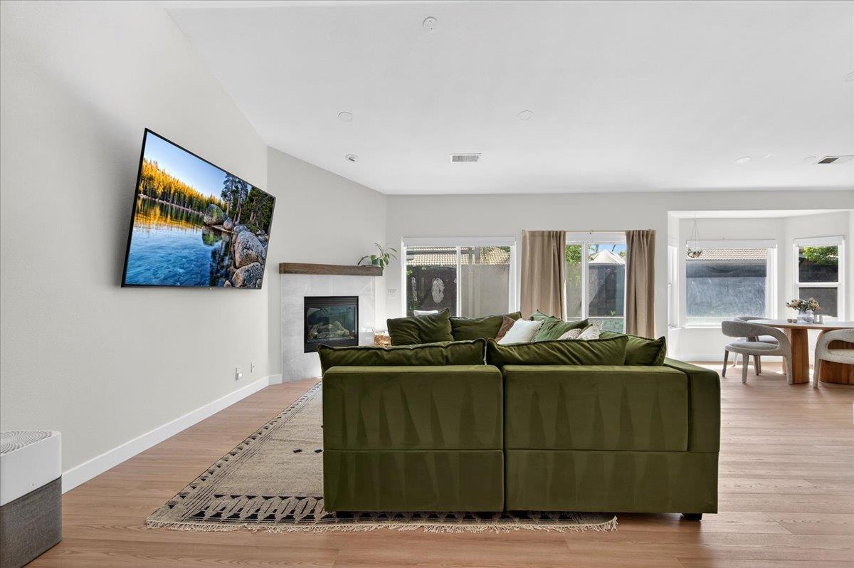 1555 Taylor Ln, Madera, CA 93637